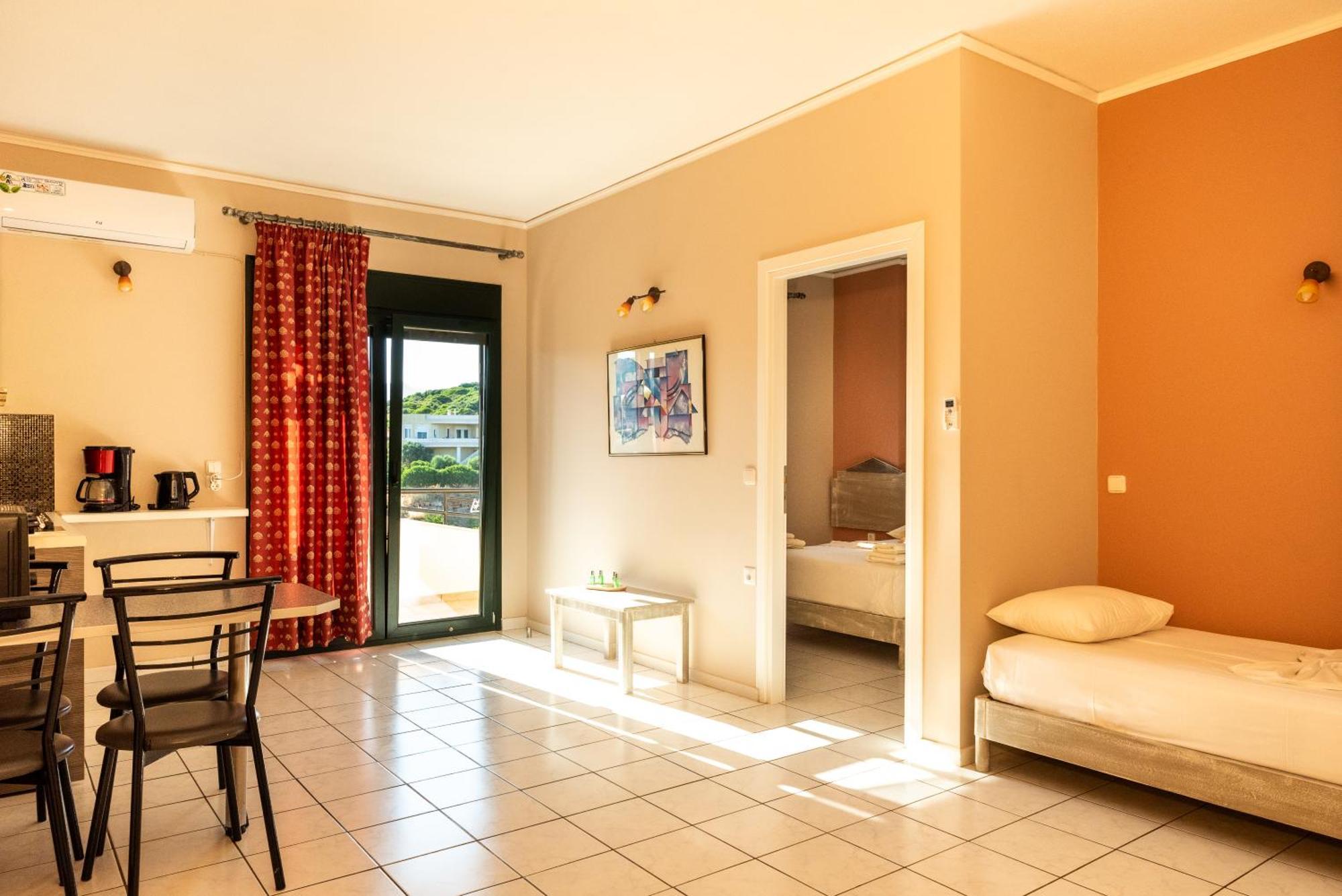 Sun Village Hotel Apartments Megas Limnionas Номер фото