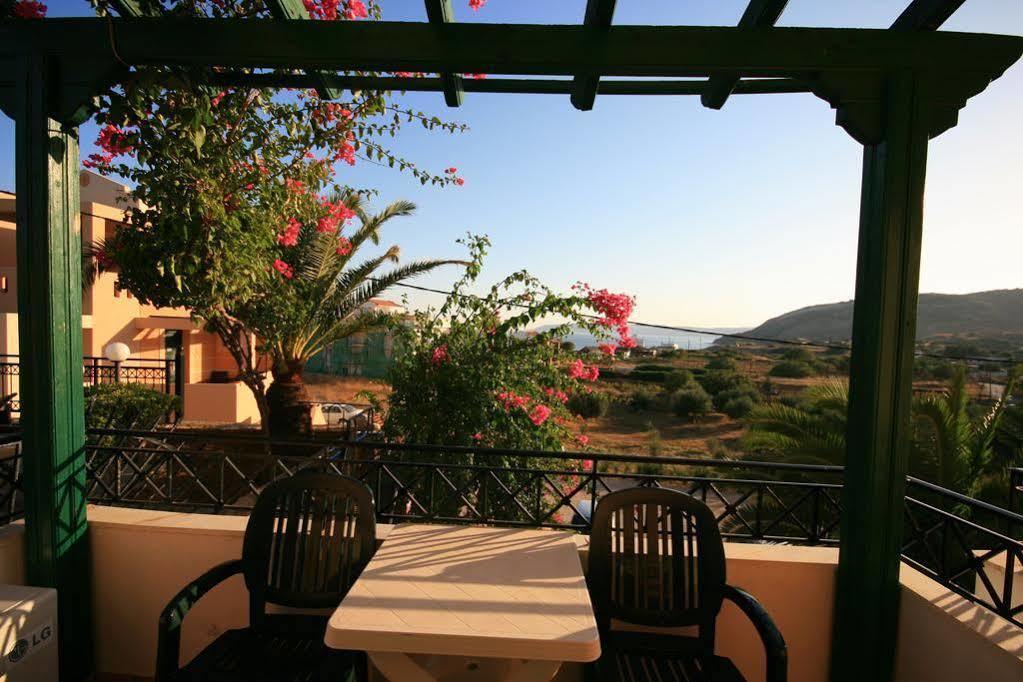 Sun Village Hotel Apartments Megas Limnionas Екстер'єр фото